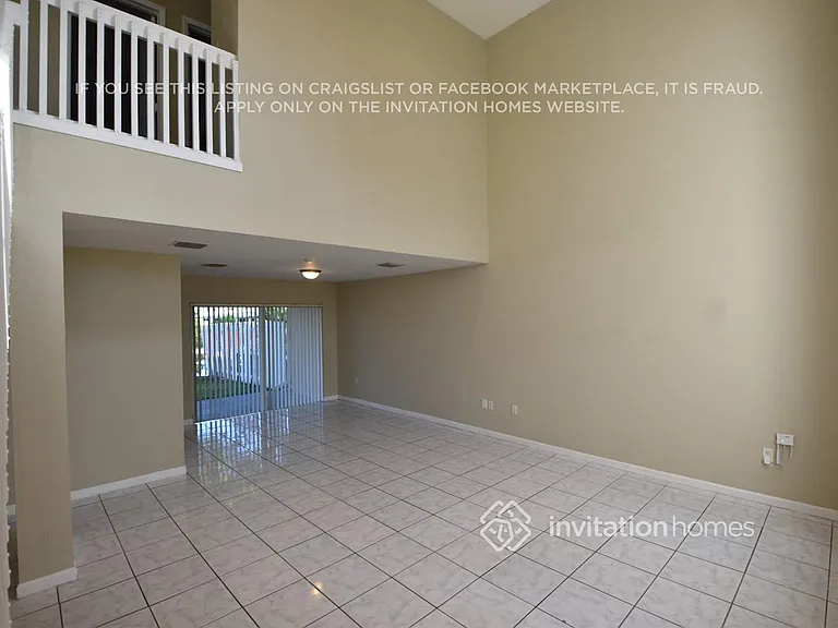 15813 SW 79th St — Photo 2