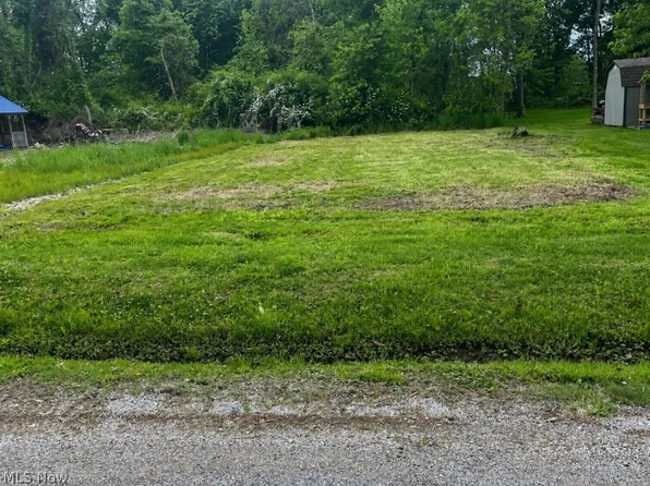 13515 Newark Dr NE, Millersport, OH 43046