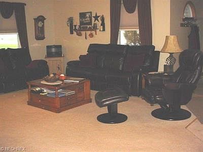 3rd image of 100 Mercury Dr