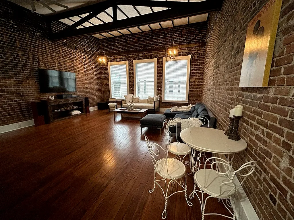 1 bed, 1250 sqft, $3,300 — Photo 3