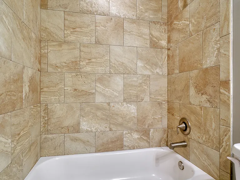 64 E Heath St — Photo 10