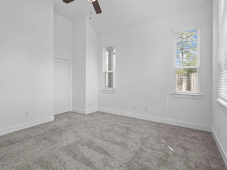 120 Red Cascade Ct — Photo 23