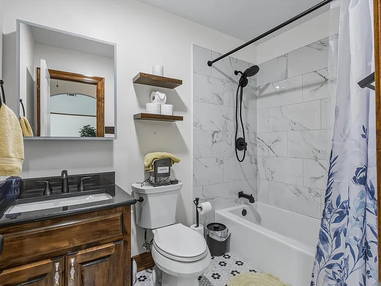 6414 Highland Rd — Photo 20