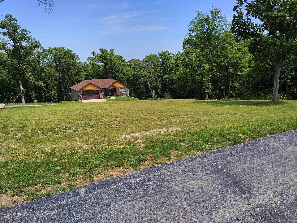 2nd image of Lake Ridge Dr