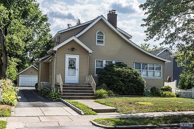 1st image of 45 Mill St