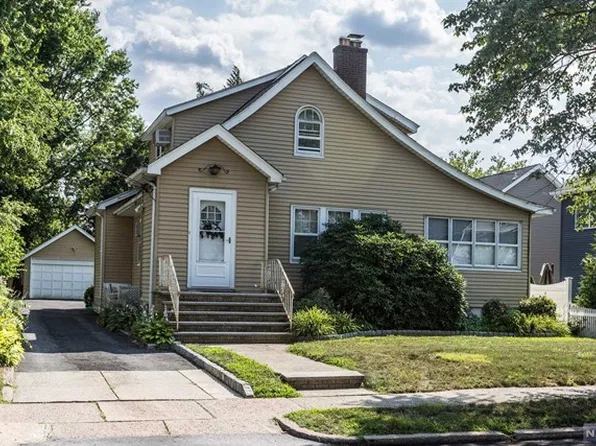 45 Mill St, Westwood, NJ 07675