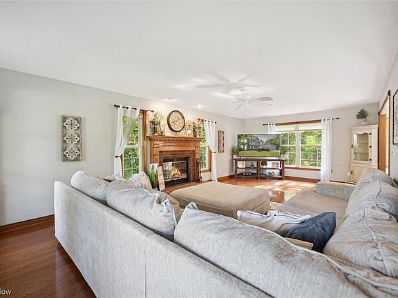 4th image of 7955 Jennings Dr