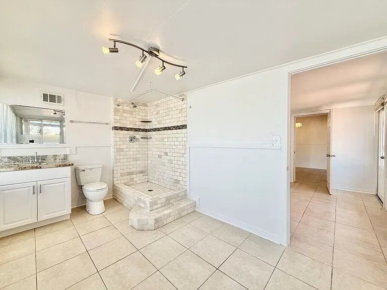 10108 Paradise Blvd — Photo 58