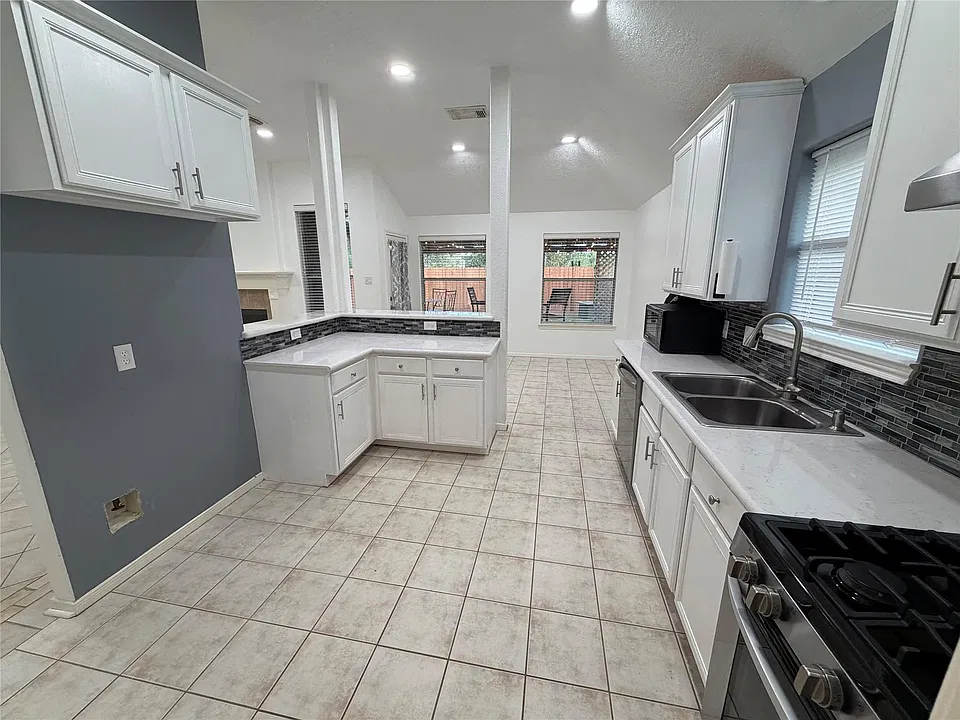 1109 Courtside Dr