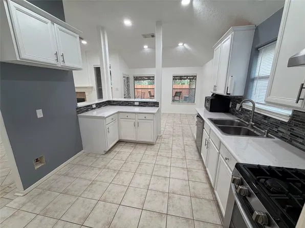 1109 Courtside Dr, League City, TX 77573