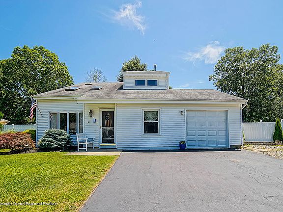 2nd image of 225 Smokerise Ln