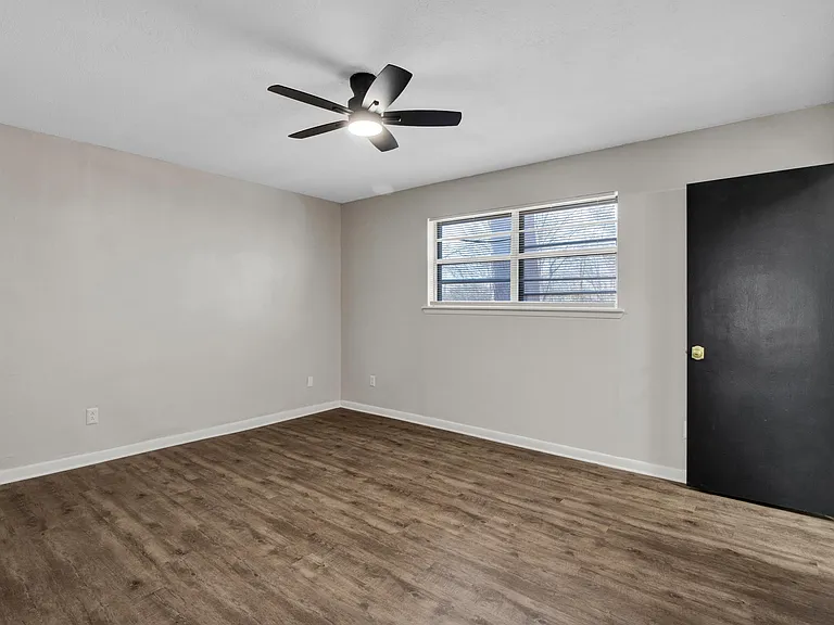 413 Dawn St — Photo 23