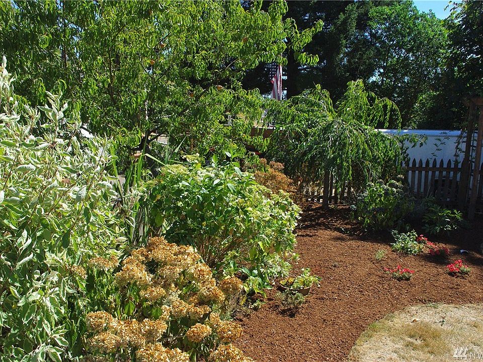 2nd image of 217 Bremerton Blvd W