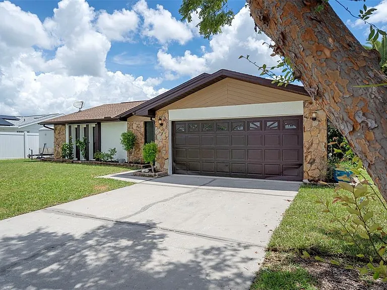 9910 Island Harbor Dr #A — Photo 11