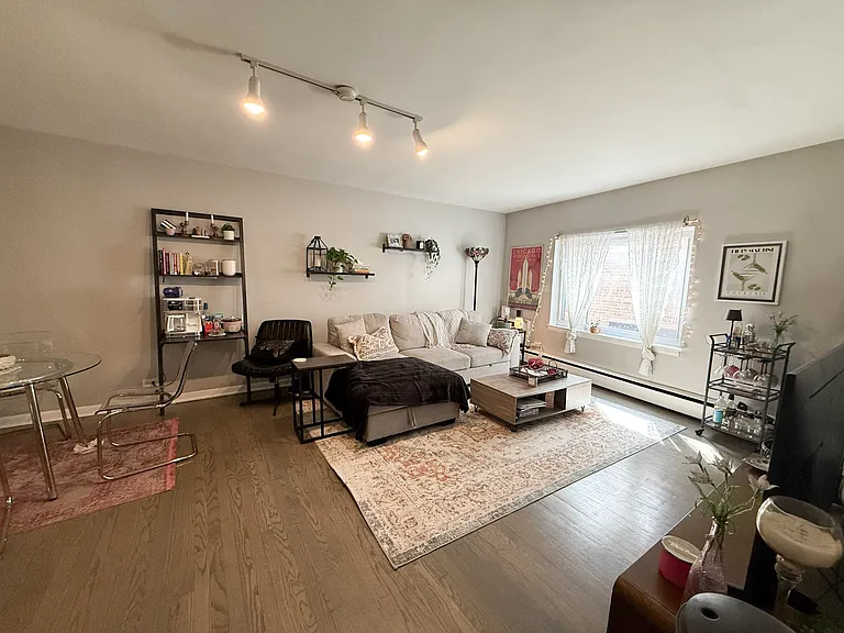 2827 N. Clark St. — Photo 10