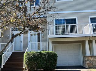 454 Willoughby Way W, Minnetonka, MN 55305