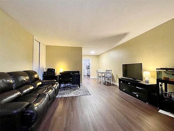 4th image of 351 Bay 8th St #1B