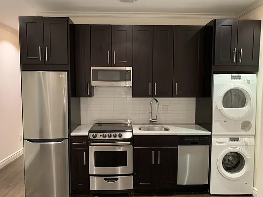 Rented by Avenues Real Estate | media 18