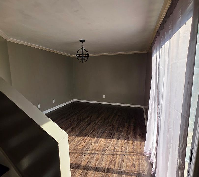 1st image of 2220 Woodridge Ln APT L