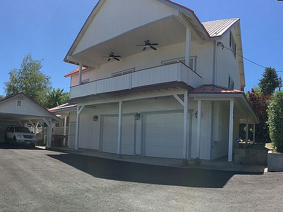 4th image of 206 Coburn St