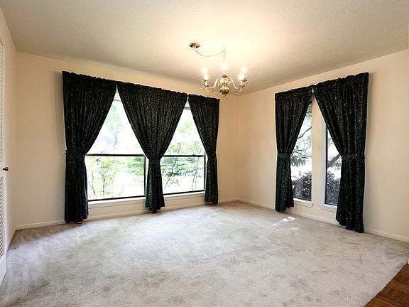 3rd image of 1902 Wingleaf Dr
