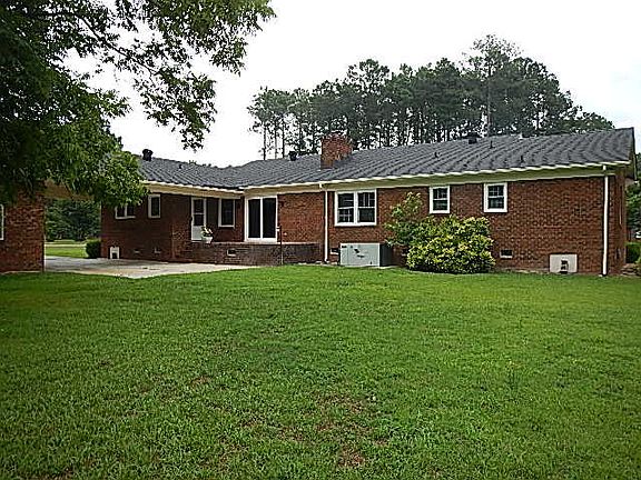 3rd image of 3404 Cornell Dr
