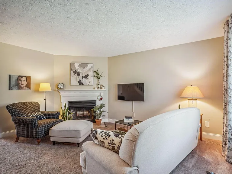 7865 Meadowhaven Blvd — Photo 2