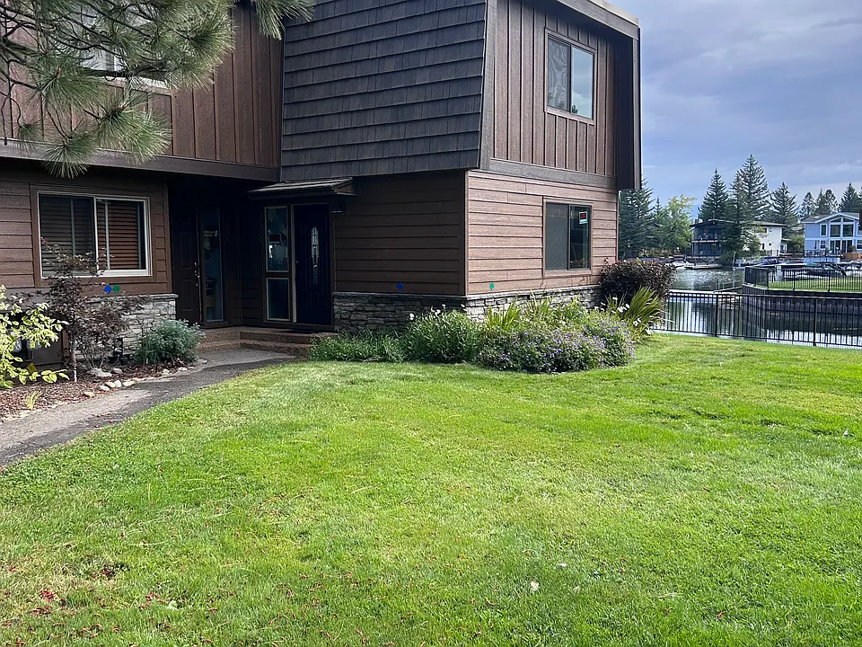 533 Emerald Dr #333