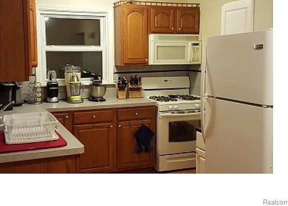 2nd image of 4007 Maiden Dr