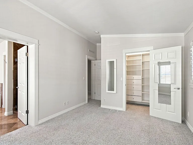 136 Creekside Village Dr — Photo 6