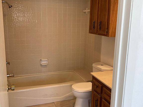 4th image of 195 Gallagher Dr Unit 18