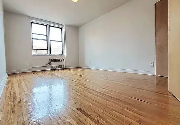 5th image of 400 E 21st St APT 5a