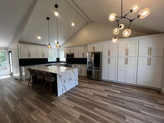 2nd image of 301 Newport Dr