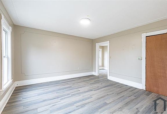 2nd image of 25 Wabash St