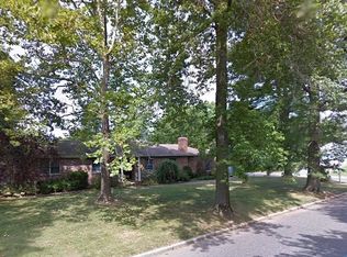 10 Rellim Dr, Glen Cove, NY 11542