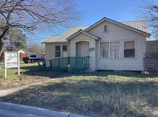 1007 E Red River St, Victoria, TX 77901