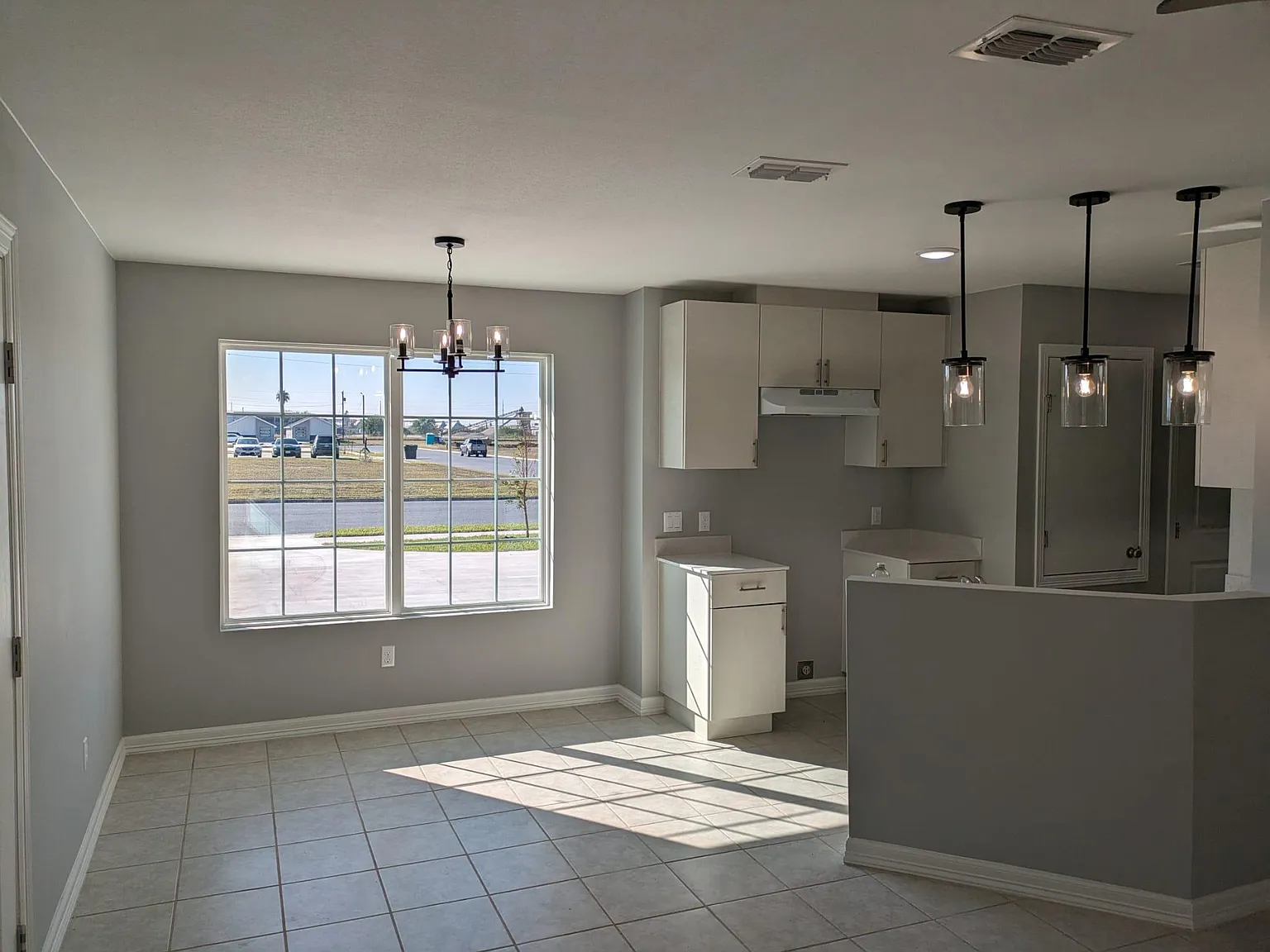 2 bed, 990 sqft, $1,100 — Photo 3