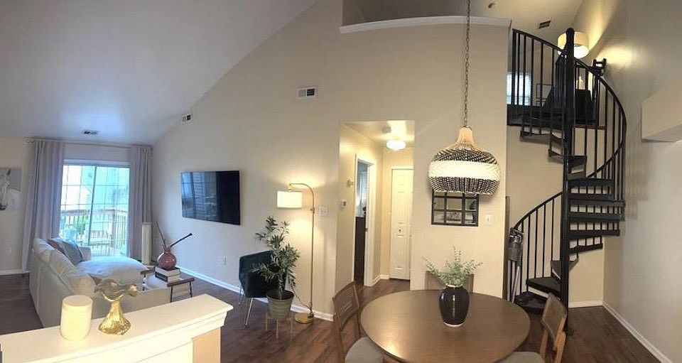 2nd image of 1117 Tristram Cir