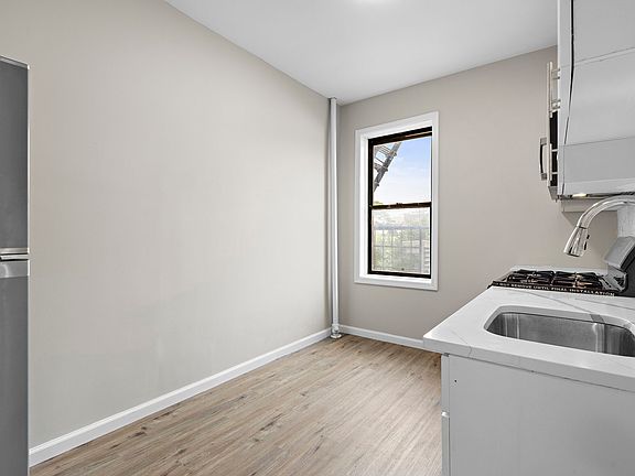 5th image of 304 50th St APT 5C