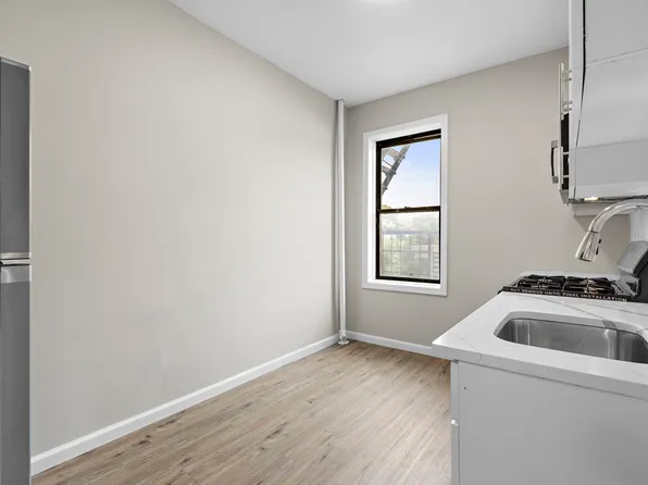 304 50th Street image 5 of 12