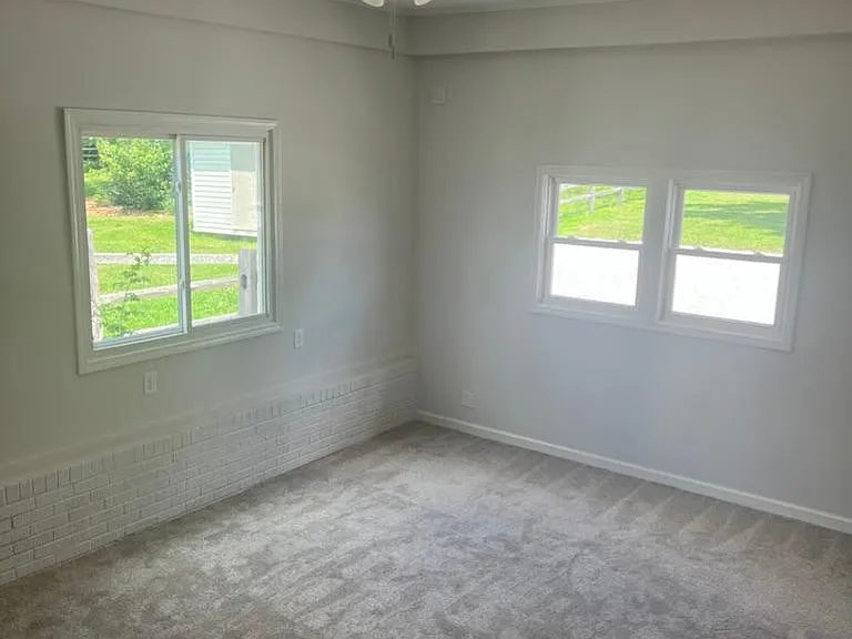 1515 Greenview Dr — Photo 6