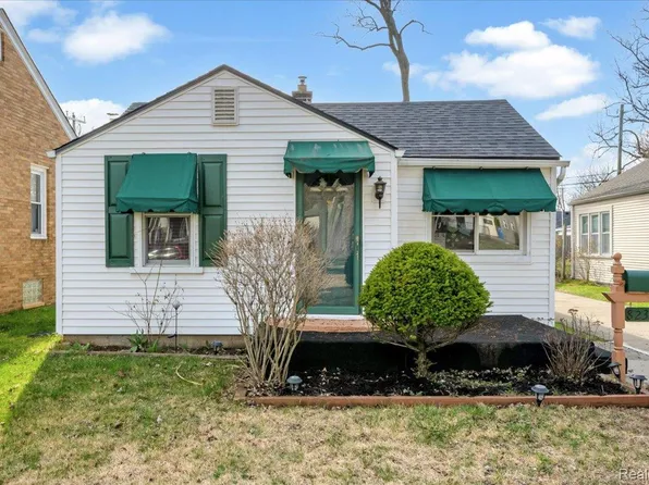 8237 Lenore St, Dearborn Heights, MI 48127