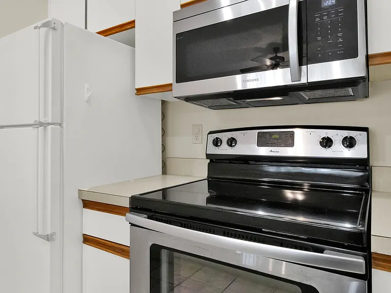 4241 Alamanda Blvd — Photo 12