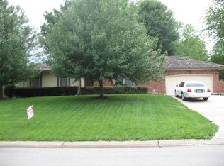 404 S Park Dr, Raymore, MO 64083
