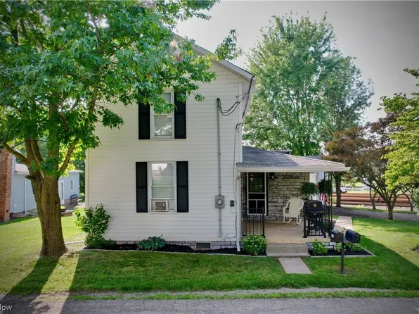 7551 Kallerer St SW, Navarre, OH 44662