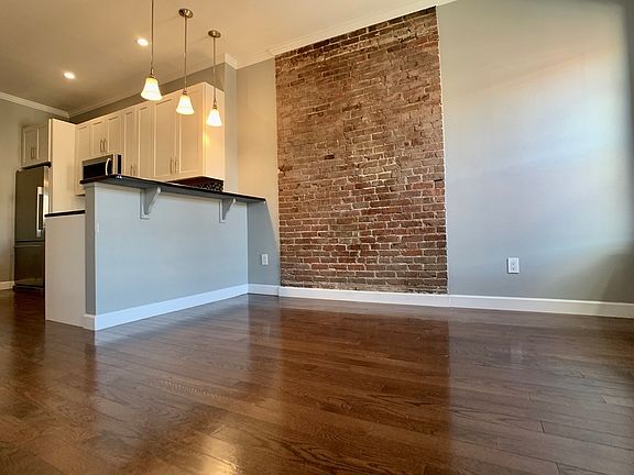 3rd image of 52 Carmine St #15F