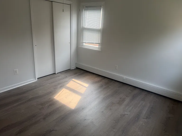 8 Greenwood Rd #1 — Photo 15