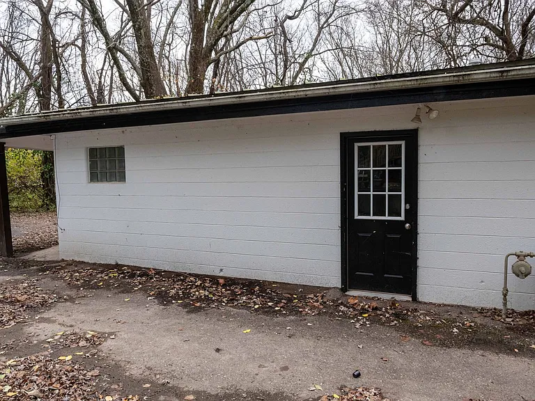1631 S Huntington Dr — Photo 17