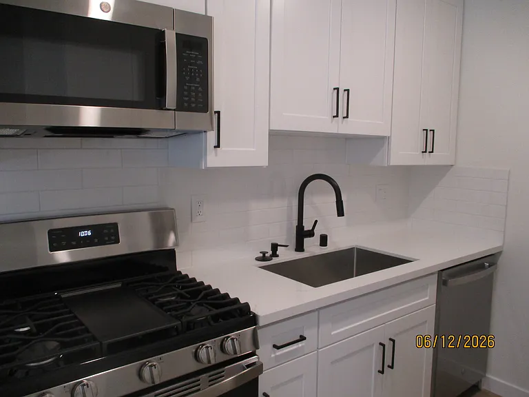 3227 Altura Ave #3 — Photo 2
