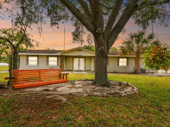1302 Brandonwood Dr, Brandon, FL 33510